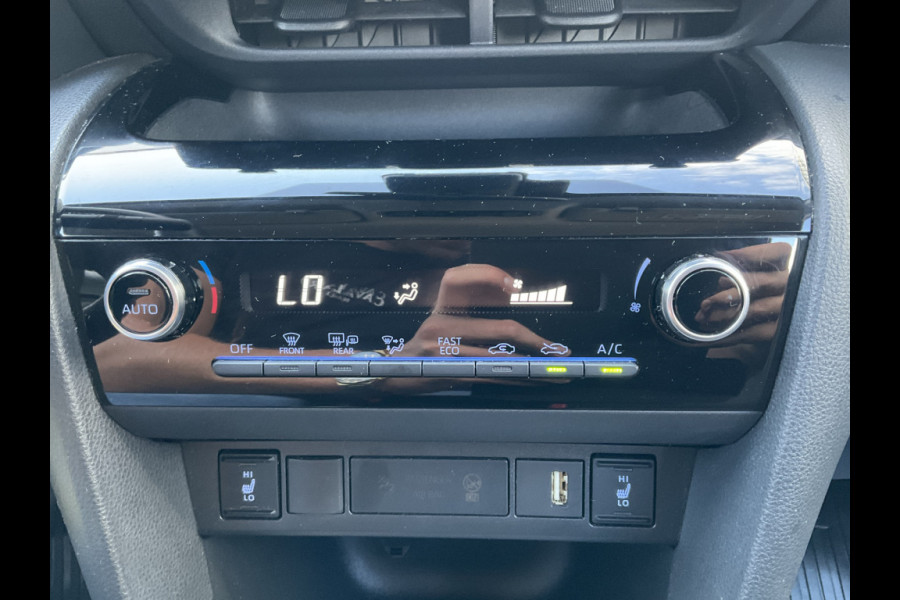 Toyota Yaris Cross 1.5 Hybrid Dynamic Hoge zit Navi Camera Stoelverw Clima Voll.Onderhouden!