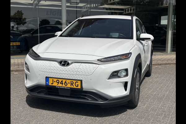 Hyundai Kona EV Premium 64 kWh | SOH: 97,6% | 3 Fase | Full Options | NAP | Leder |  Stoelkoeling & Verwarming | LED | Blind-spot | Lage Km-stand! |