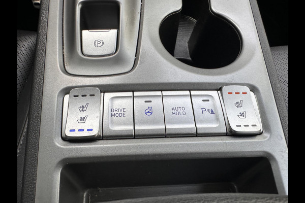 Hyundai Kona EV Premium 64 kWh | SOH: 97,6% | 3 Fase | Full Options | NAP | Leder |  Stoelkoeling & Verwarming | LED | Blind-spot | Lage Km-stand! |
