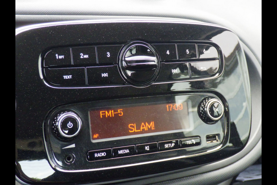 Smart Fortwo EQ Comfort 18 kWh, Airco, Cruise, Stoelverwarming!