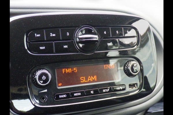 Smart Fortwo EQ Comfort 18 kWh, Airco, Cruise, Stoelverwarming!