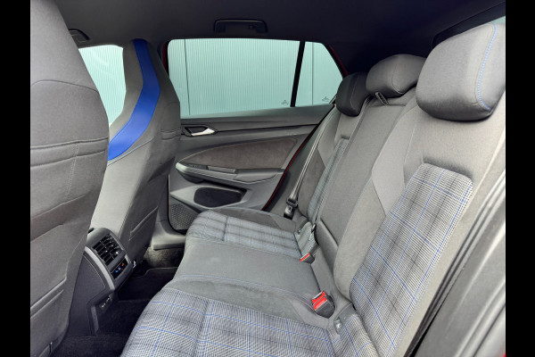 Volkswagen Golf 1.4 eHybrid GTE Black Style * Camera * Side Assist * Stuurverwarming *