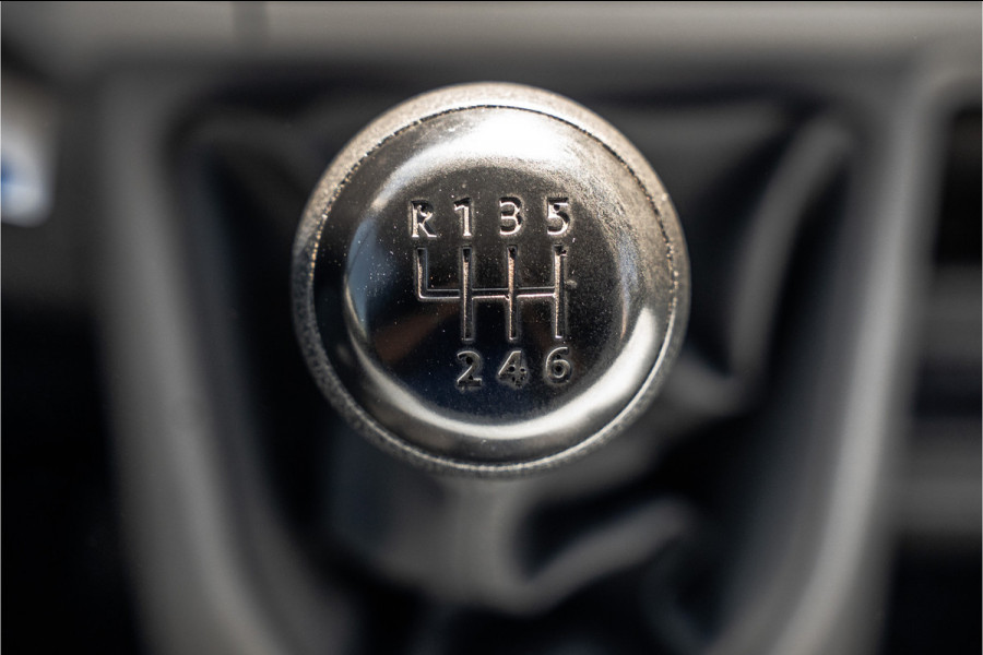Volkswagen Crafter 2.0 TDI L4H3 140PK | Cruise | 360° camera | Carplay | PDC | Imperiaal | Trekhaak