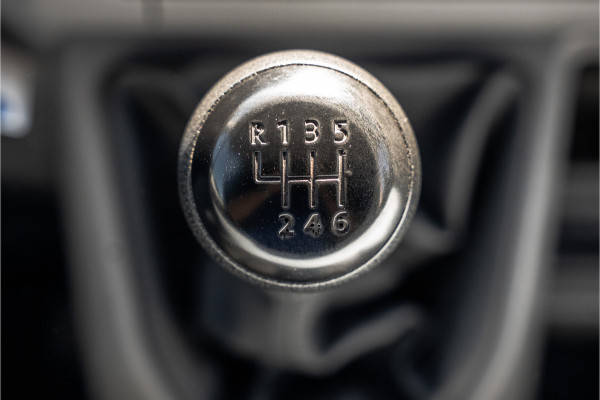 Volkswagen Crafter 2.0 TDI L4H3 140PK | Cruise | 360° camera | Carplay | PDC | Imperiaal | Trekhaak