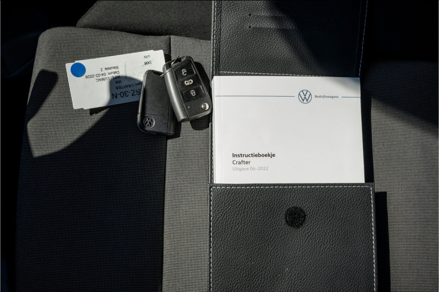 Volkswagen Crafter 2.0 TDI L4H3 140PK | Cruise | 360° camera | Carplay | PDC | Imperiaal | Trekhaak
