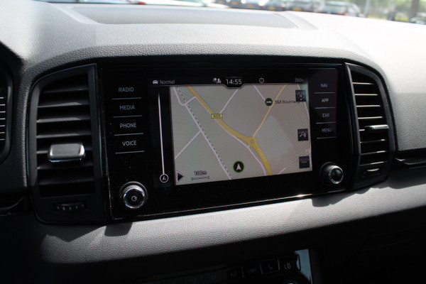Škoda Karoq 1.5 TSI ACT Sportline Business / Camera / CarPlay / Keyless / 19'' / Stoel+Stuurverwarming / Dodehoek / DAB / ACC