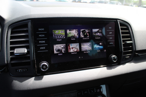 Škoda Karoq 1.5 TSI ACT Sportline Business / Camera / CarPlay / Keyless / 19'' / Stoel+Stuurverwarming / Dodehoek / DAB / ACC