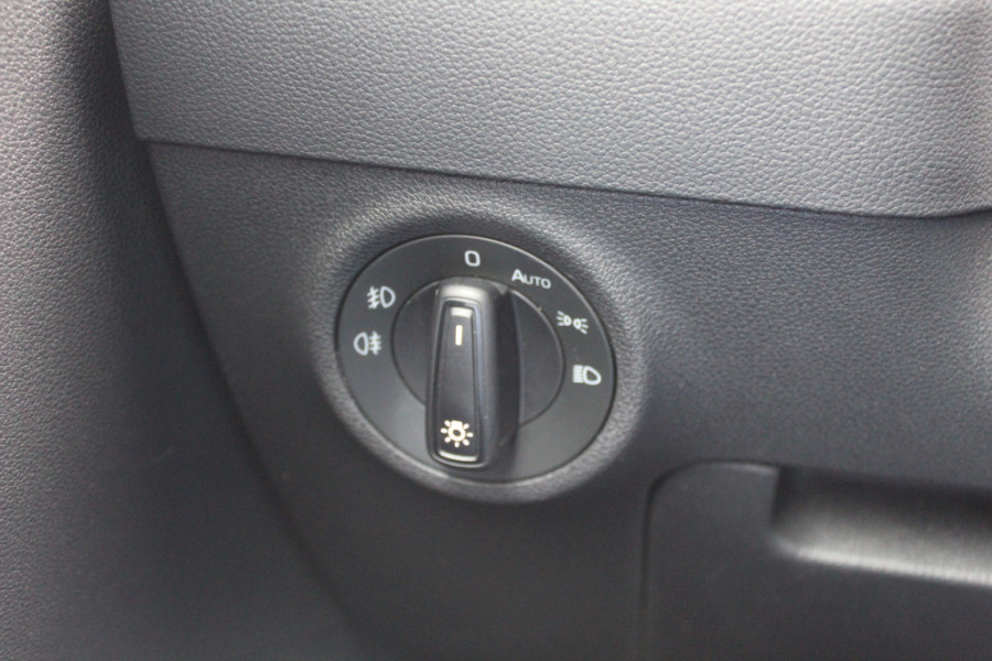 Škoda Karoq 1.5 TSI ACT Sportline Business / Camera / CarPlay / Keyless / 19'' / Stoel+Stuurverwarming / Dodehoek / DAB / ACC