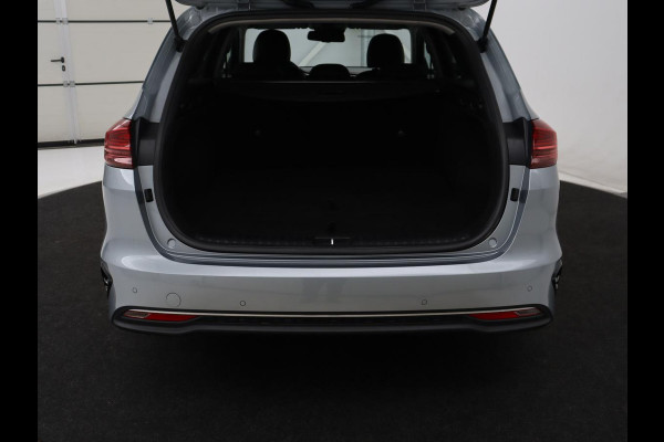 Kia Ceed 1.0 T-GDi DynamicPlusLine | Stoelverwarming | Carplay | Camera | Navigatie | Stuurverwarming | Half leder | Cruise control | Keyless | DAB | Parkeerhulp | Climate control | Bluetooth