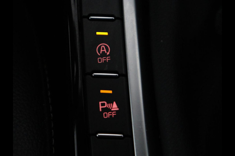 Kia Ceed 1.0 T-GDi DynamicPlusLine | Stoelverwarming | Carplay | Camera | Navigatie | Stuurverwarming | Half leder | Cruise control | Keyless | DAB | Parkeerhulp | Climate control | Bluetooth