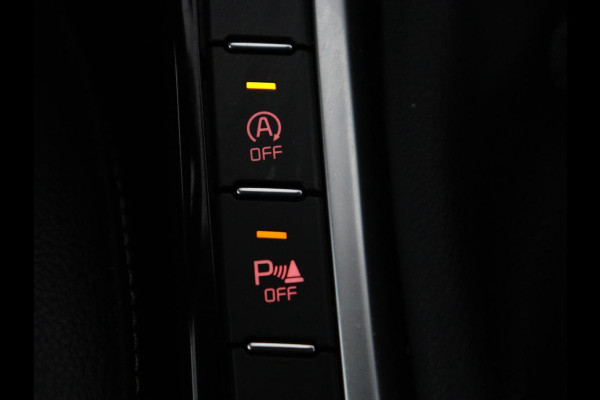 Kia Ceed 1.0 T-GDi DynamicPlusLine | Stoelverwarming | Carplay | Camera | Navigatie | Stuurverwarming | Half leder | Cruise control | Keyless | DAB | Parkeerhulp | Climate control | Bluetooth