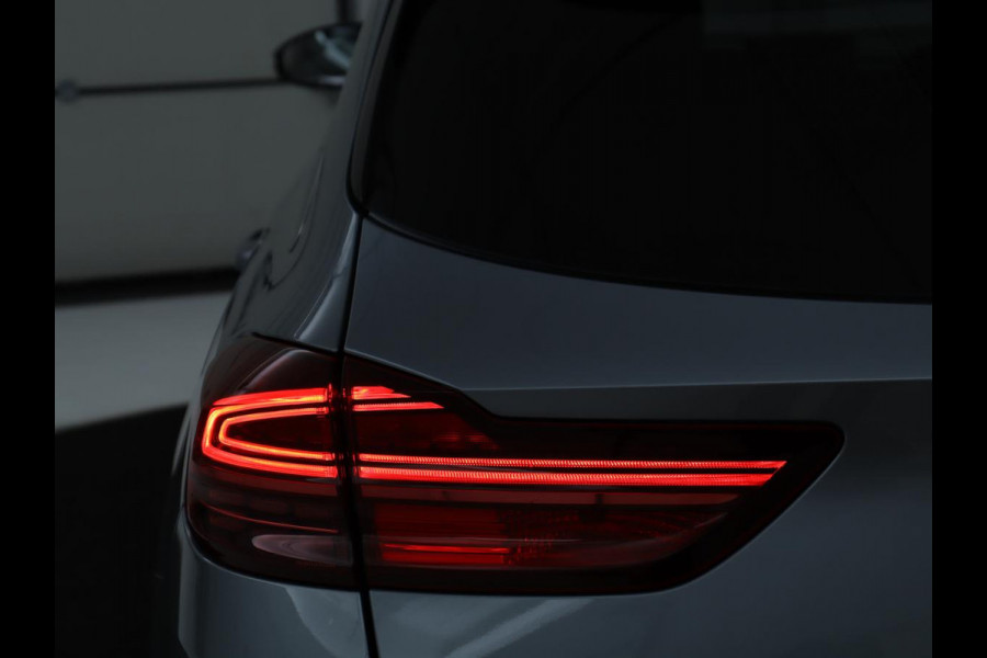 Kia Ceed 1.0 T-GDi DynamicPlusLine | Stoelverwarming | Carplay | Camera | Navigatie | Stuurverwarming | Half leder | Cruise control | Keyless | DAB | Parkeerhulp | Climate control | Bluetooth