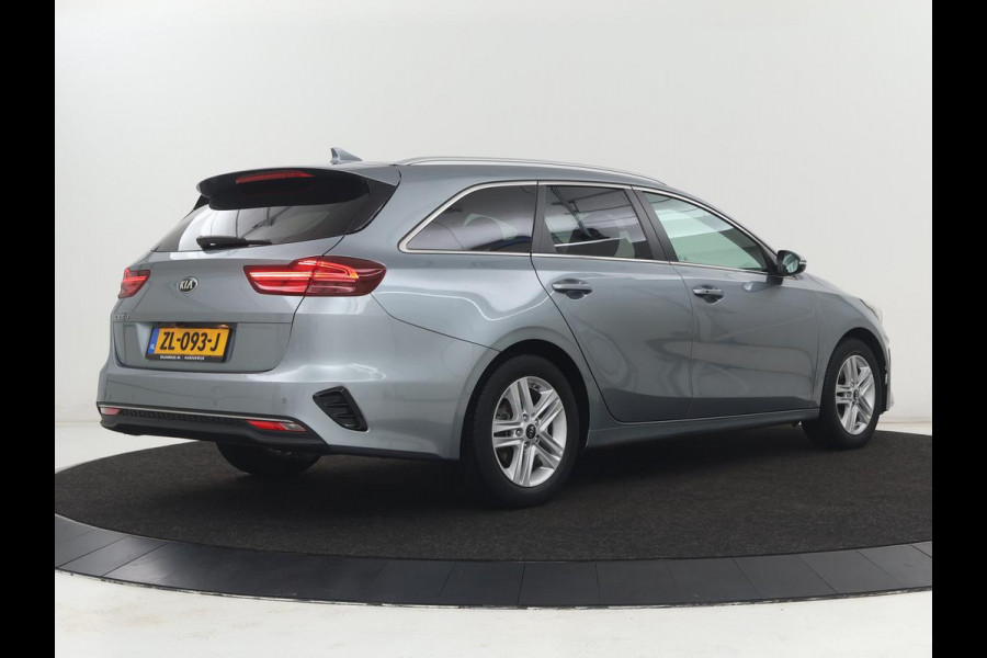 Kia Ceed 1.0 T-GDi DynamicPlusLine | Stoelverwarming | Carplay | Camera | Navigatie | Stuurverwarming | Half leder | Cruise control | Keyless | DAB | Parkeerhulp | Climate control | Bluetooth