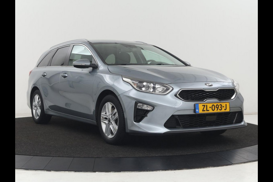 Kia Ceed 1.0 T-GDi DynamicPlusLine | Stoelverwarming | Carplay | Camera | Navigatie | Stuurverwarming | Half leder | Cruise control | Keyless | DAB | Parkeerhulp | Climate control | Bluetooth