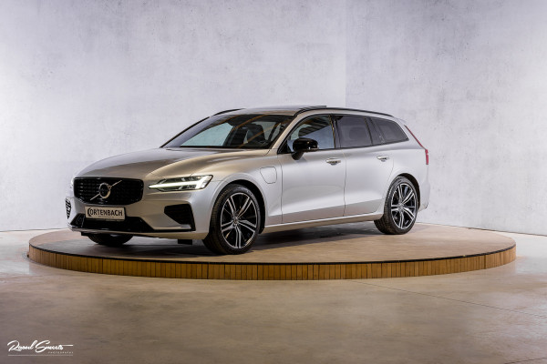 Volvo V60 2.0 T6 Recharge AWD R-Design Long Range | Panorama dak | Zwenkbare trekhaak | Adaptieve cruise | Harman Kardon |