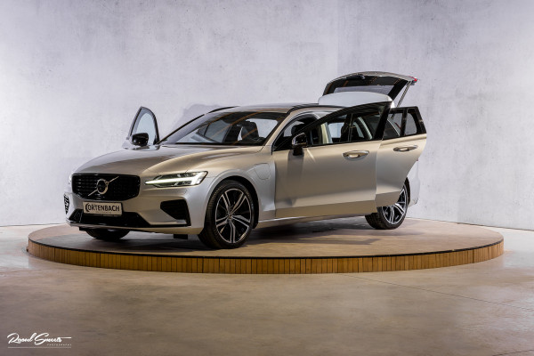 Volvo V60 2.0 T6 Recharge AWD R-Design Long Range | Panorama dak | Zwenkbare trekhaak | Adaptieve cruise | Harman Kardon |