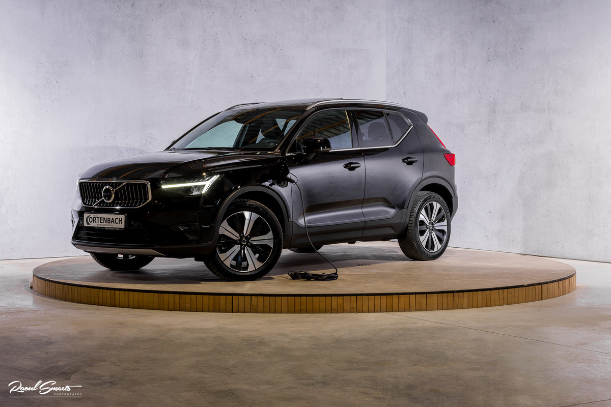 Volvo XC40 1.5 T5 Plug-in hybrid Ultimate Bright | Panorama dak | Adaptieve cruise | Blis | Memory | Leder |