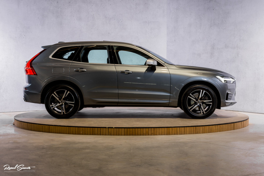Volvo XC60 2.0 T5 R-Design | Adaptieve cruise | Zwenkbare trekhaak | Panoramadak | Bliss |