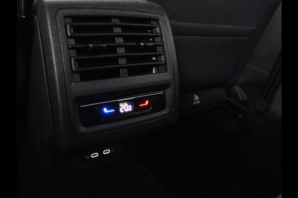 Volkswagen Golf 1.4 eHybrid Style | SOH 88% | Massage | Adaptive cruise | Carplay | Memory | Navigatie | Sfeerverlichting | Parkeerhulp | Climate control | Bluetooth | PHEV | Plug In