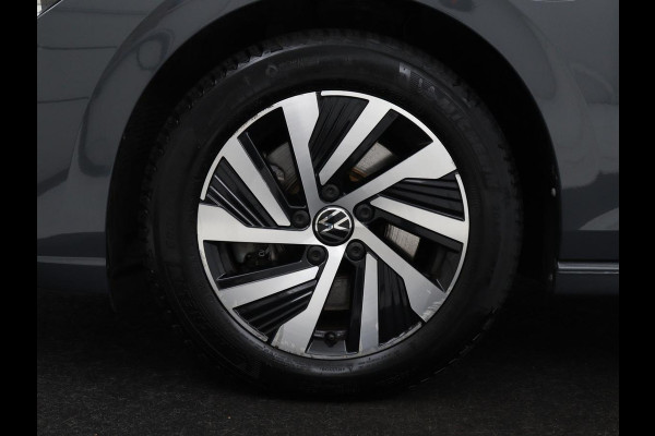 Volkswagen Golf 1.4 eHybrid Style | SOH 88% | Massage | Adaptive cruise | Carplay | Memory | Navigatie | Sfeerverlichting | Parkeerhulp | Climate control | Bluetooth | PHEV | Plug In