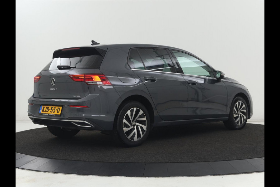 Volkswagen Golf 1.4 eHybrid Style | SOH 88% | Massage | Adaptive cruise | Carplay | Memory | Navigatie | Sfeerverlichting | Parkeerhulp | Climate control | Bluetooth | PHEV | Plug In