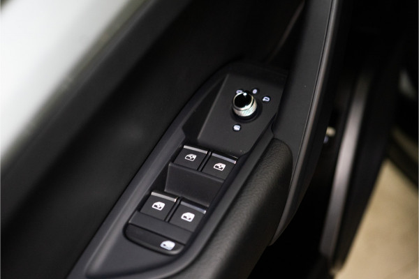 Audi Q5 Sportback 55 TFSI e S Edition 367PK | Pano | Trekhaak | Stoel&Stuurverw. | Carplay | 12 MND Garantie