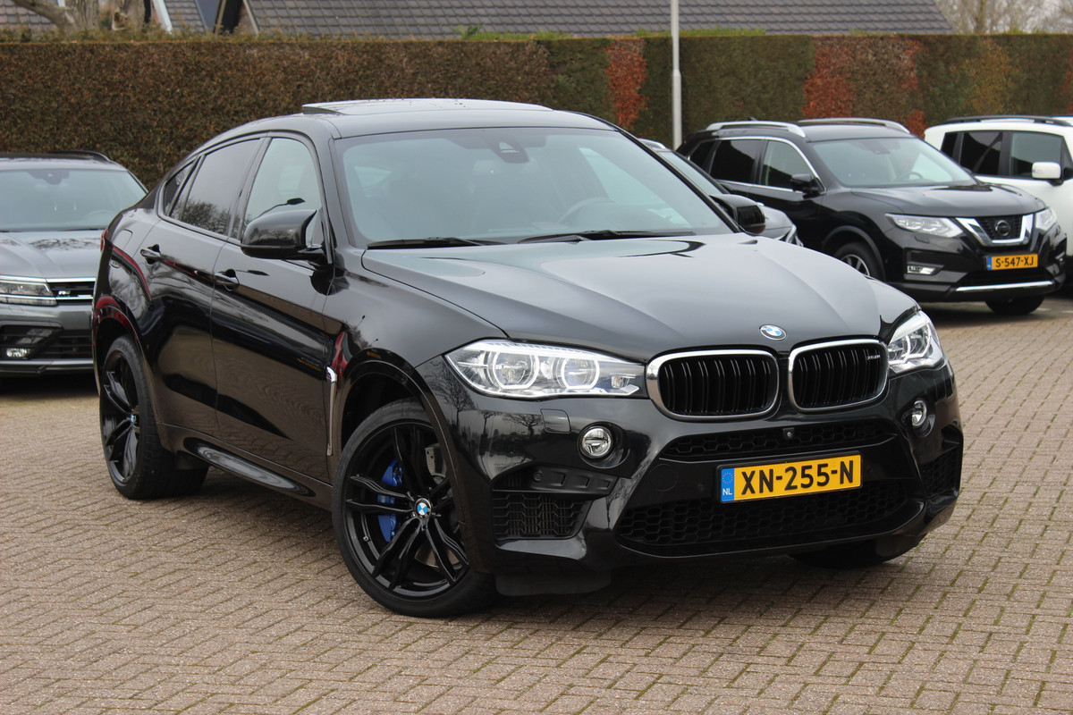 BMW X6 M / NL Auto! / Full option! / Trekhaak / Schuifdak / 360Camera / Carbon intr. / B&O / Softclose / Leder / 21'' / Standkachel / Entertainment System / Luchtvering / Stoelventilatie