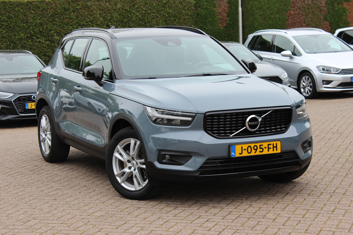 Volvo XC40 1.5 T5 Recharge R-Design / Camera / Leder / Harman Kardon / Keyless / 19'' / Stuur+Stoelverwarming / Elektr. Stoelen / Bliss / DAB / ACC