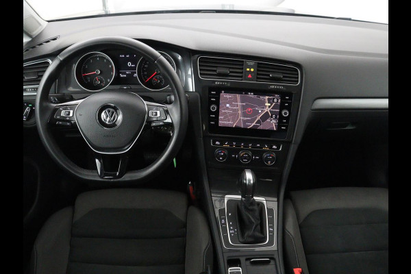 Volkswagen Golf 1.5 TSI Comfortline | Stoelverwarming | Trekhaak | Camera | Massage | Carplay | Adaptive cruise | Navigatie | Parkeerhulp | Climate control