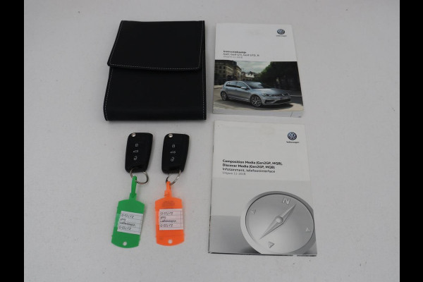 Volkswagen Golf 1.5 TSI Comfortline | Stoelverwarming | Trekhaak | Camera | Massage | Carplay | Adaptive cruise | Navigatie | Parkeerhulp | Climate control