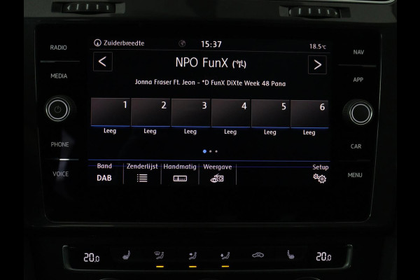 Volkswagen Golf 1.5 TSI Comfortline | Stoelverwarming | Trekhaak | Camera | Massage | Carplay | Adaptive cruise | Navigatie | Parkeerhulp | Climate control