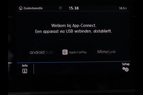 Volkswagen Golf 1.5 TSI Comfortline | Stoelverwarming | Trekhaak | Camera | Massage | Carplay | Adaptive cruise | Navigatie | Parkeerhulp | Climate control