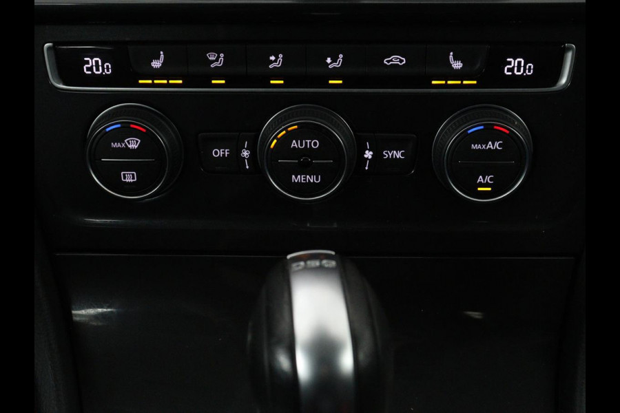 Volkswagen Golf 1.5 TSI Comfortline | Stoelverwarming | Trekhaak | Camera | Massage | Carplay | Adaptive cruise | Navigatie | Parkeerhulp | Climate control