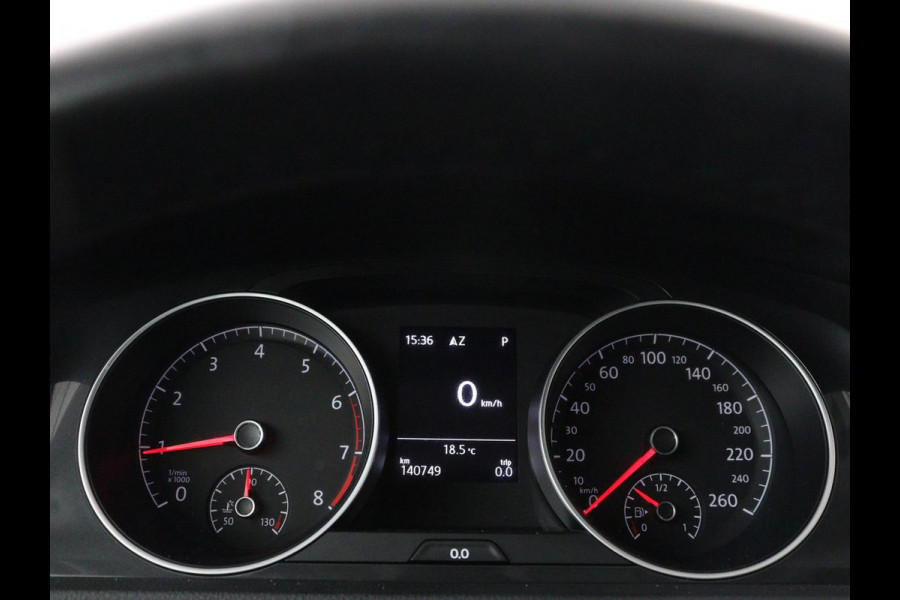 Volkswagen Golf 1.5 TSI Comfortline | Stoelverwarming | Trekhaak | Camera | Massage | Carplay | Adaptive cruise | Navigatie | Parkeerhulp | Climate control
