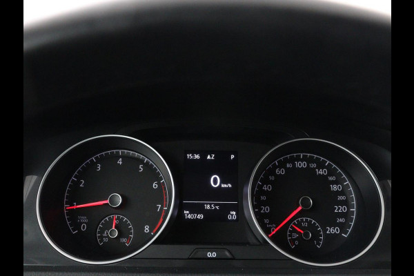 Volkswagen Golf 1.5 TSI Comfortline | Stoelverwarming | Trekhaak | Camera | Massage | Carplay | Adaptive cruise | Navigatie | Parkeerhulp | Climate control
