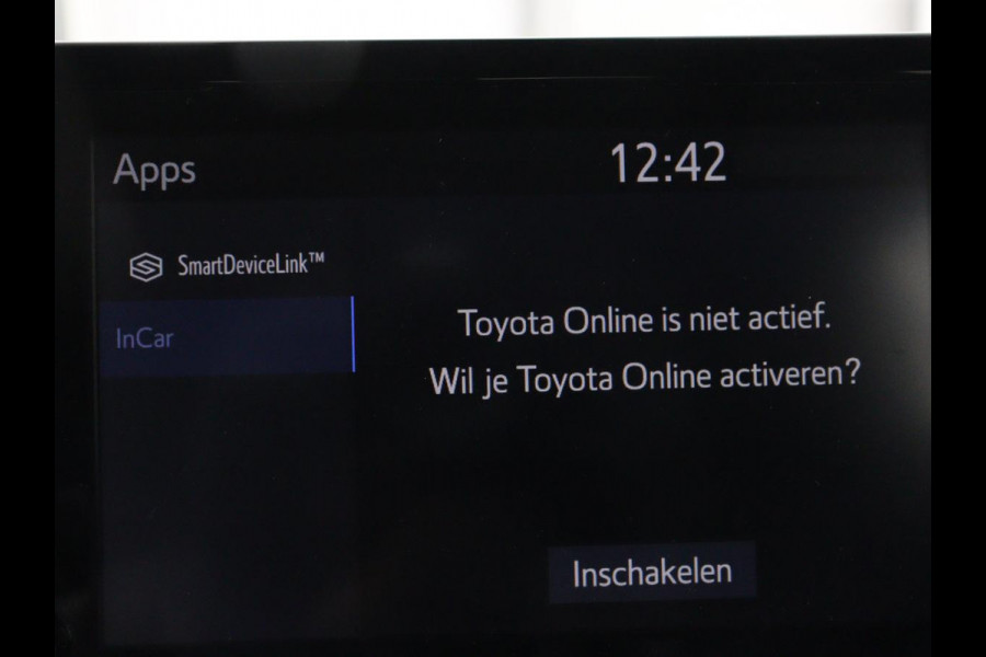 Toyota Corolla 1.8 Hybrid Business Intro | Head-Up | Stoelverwarming | Adaptive cruise | Navigatie | Keyless | Full LED | Park Assist | Climate control | Bluetooth