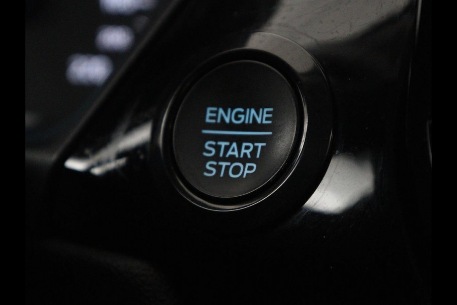 Ford Fiesta 1.0 EcoBoost Hybrid Titanium X | Carplay | Camera | Climate control | Keyless | Full LED | Cruise control | Bluetooth | Park Assist | Getint glas | Origineel NL