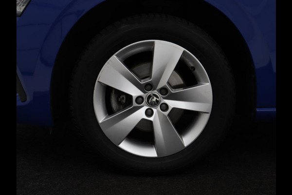Škoda SCALA 1.0 TSI Ambition | Automaat | Trekhaak | Carplay | Airco | Cruise control | Bluetooth | Full LED