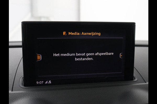 Audi A3 1.5 TFSI Sport S Line Edition | Trekhaak | Half leder | Full LED | Navigatie | Bluetooth | Sportstoelen | Parkeerhulp | Climate control | Cruise control | 18'' | Origineel NL | S Line