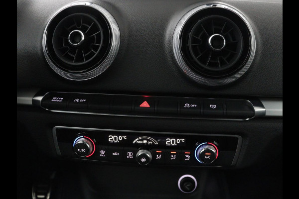 Audi A3 1.5 TFSI Sport S Line Edition | Trekhaak | Half leder | Full LED | Navigatie | Bluetooth | Sportstoelen | Parkeerhulp | Climate control | Cruise control | 18'' | Origineel NL | S Line