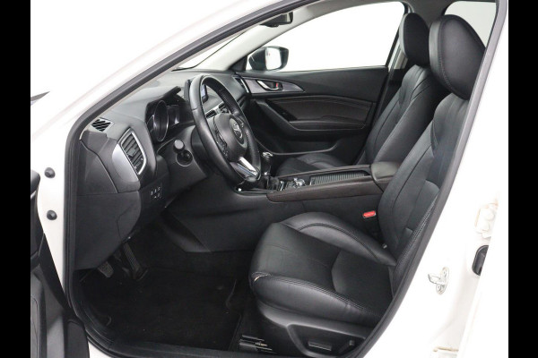 Mazda 3 2.0 SkyActiv-G 120 GT-M | Head-Up | Leder | Stoelverwarming | Adaptive cruise | Camera | Stuurverwarming | Bose Sound | Navigatie | Full LED | Keyless | Parkeerhulp | Climate control