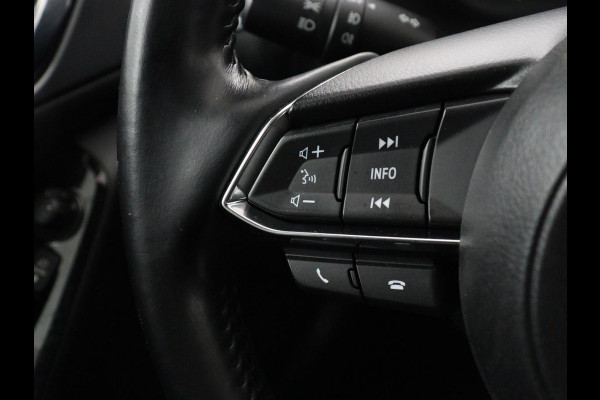 Mazda 3 2.0 SkyActiv-G 120 GT-M | Head-Up | Leder | Stoelverwarming | Adaptive cruise | Camera | Stuurverwarming | Bose Sound | Navigatie | Full LED | Keyless | Parkeerhulp | Climate control