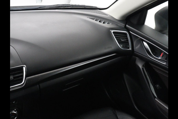 Mazda 3 2.0 SkyActiv-G 120 GT-M | Head-Up | Leder | Stoelverwarming | Adaptive cruise | Camera | Stuurverwarming | Bose Sound | Navigatie | Full LED | Keyless | Parkeerhulp | Climate control