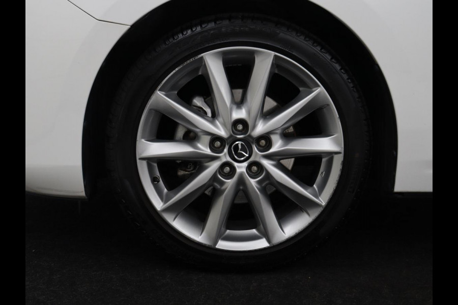 Mazda 3 2.0 SkyActiv-G 120 GT-M | Head-Up | Leder | Stoelverwarming | Adaptive cruise | Camera | Stuurverwarming | Bose Sound | Navigatie | Full LED | Keyless | Parkeerhulp | Climate control