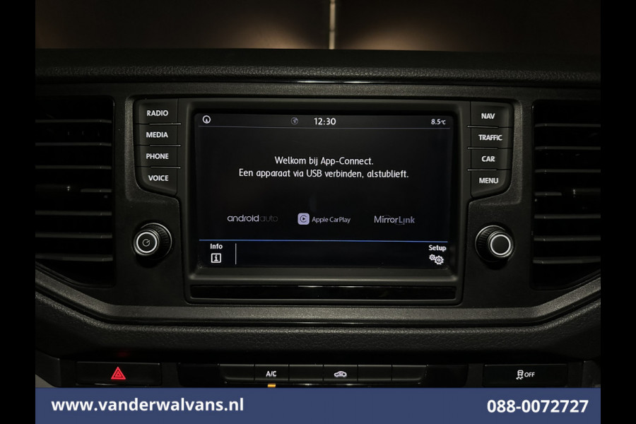 Volkswagen Crafter 2.0 TDI 140pk L3H3 L2H2 Euro6 Airco | Navigatie | Apple Carplay | Cruisecontrol Android Auto, Bijrijdersbank, 3000kg trekvermogen