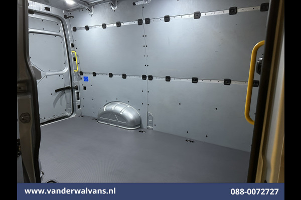 Volkswagen Crafter 2.0 TDI 140pk L3H3 L2H2 Euro6 Airco | Navigatie | Apple Carplay | Cruisecontrol Android Auto, Bijrijdersbank, 3000kg trekvermogen