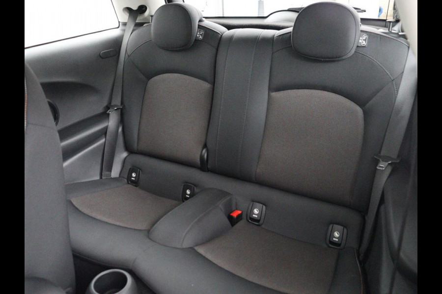 MINI Cooper 1.5 Cooper | Automaat | 87.100km NAP | Carplay | Navigatie | Cruise control | Bluetooth | Airco | Lichtmetalen velgen