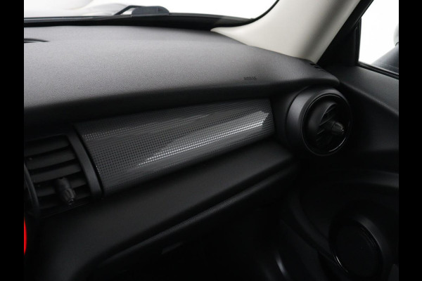 MINI Cooper 1.5 Cooper | Automaat | 87.100km NAP | Carplay | Navigatie | Cruise control | Bluetooth | Airco | Lichtmetalen velgen
