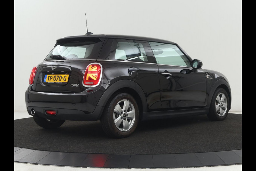 MINI Cooper 1.5 Cooper | Automaat | 87.100km NAP | Carplay | Navigatie | Cruise control | Bluetooth | Airco | Lichtmetalen velgen