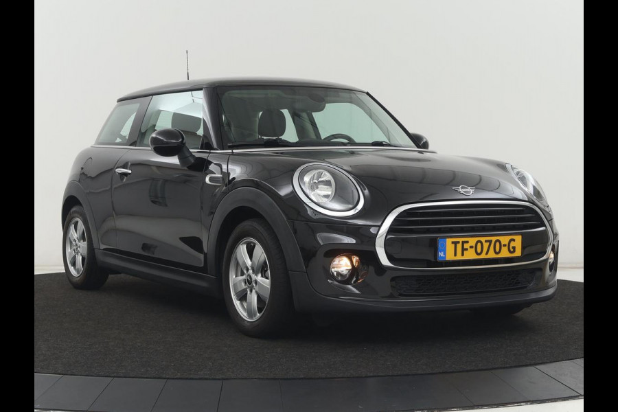 MINI Cooper 1.5 Cooper | Automaat | 87.100km NAP | Carplay | Navigatie | Cruise control | Bluetooth | Airco | Lichtmetalen velgen